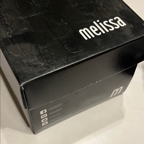 Melissa Coastal Cottage Core Bee black strap Sandals Made in Brazil size 8 - Picture 7 of 7